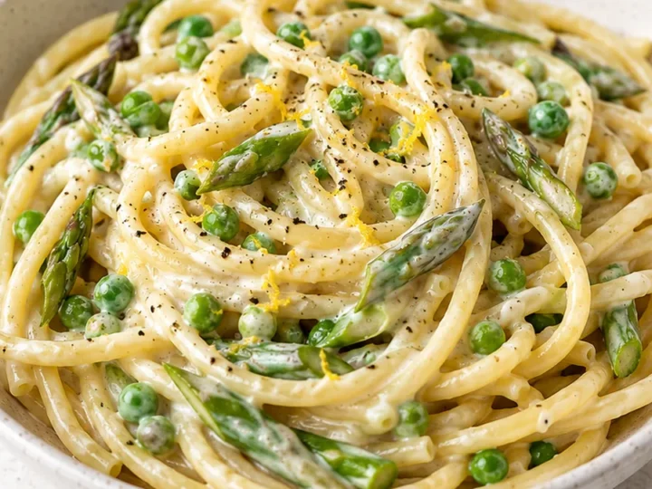 Creamy Bucatini Dream! Easy Dinner