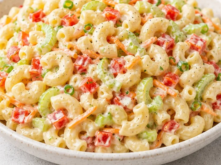 Creamy Dreamy Macaroni Salad: Ultimate Crowd-Pleaser!