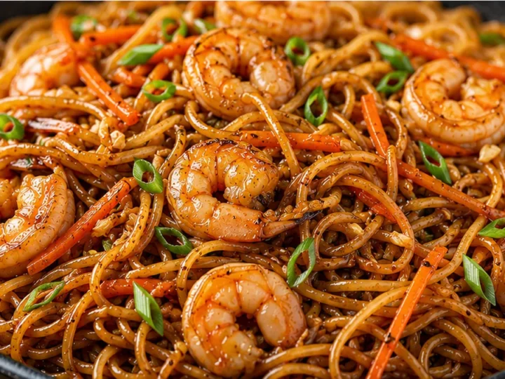 Viral Shrimp Noodles Stir-Fry