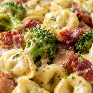 Creamy Bacon Tortellini: Weeknight Dream! Bacon tortellini: whip up this quick and creamy pasta dish featuring crispy bacon, tender tortellini, and smoky charre