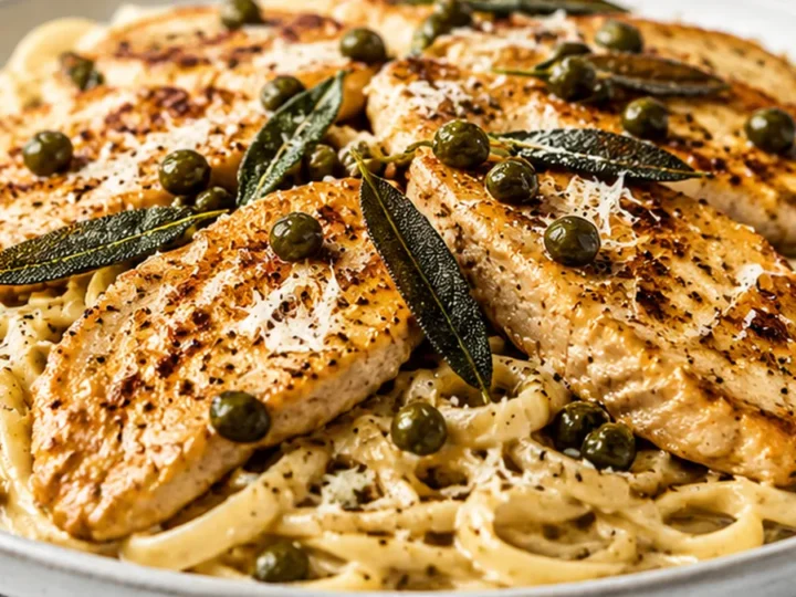 Juicy Lemon Sage Chicken Piccata Pasta: Pure Magic!