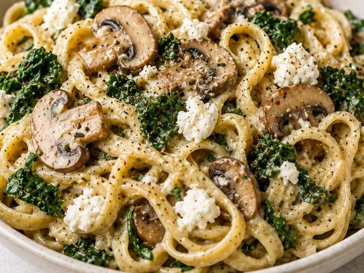Creamy Garlic Butter Mushroom Fettuccine