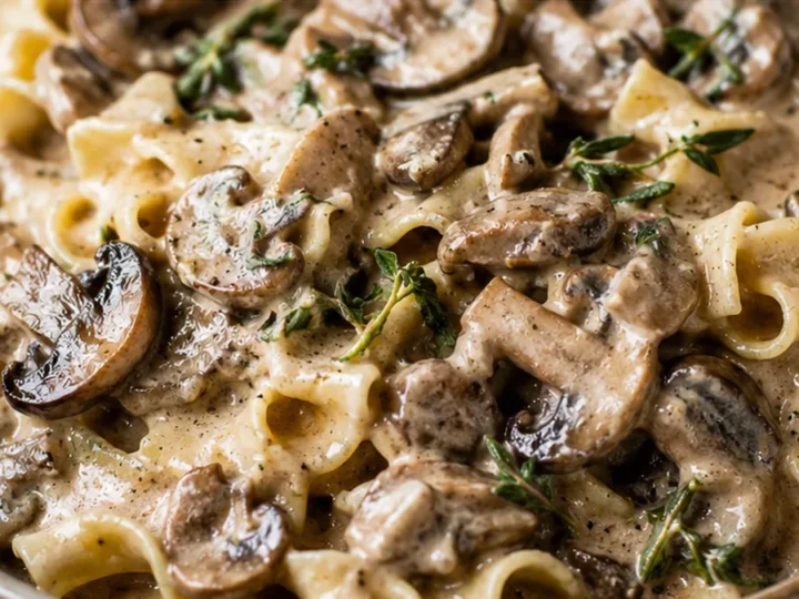 Creamy Mushroom Stroganoff: Pure Comfort!