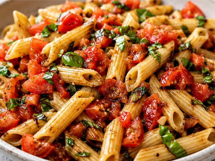 Fresh Bruschetta Pasta: Your Easy Summer Dream!