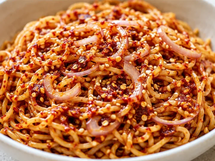 Crispy Chili Oil Noodles: Flavor Bomb!