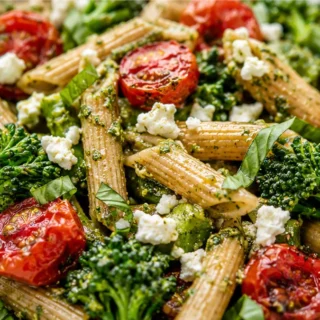 20-Minute Lemon Pesto Penne - Lemon Pesto Penne: cook this fresh pasta dish in just 20 minutes. Perfect for a quick weeknight meal with healthy veggies.