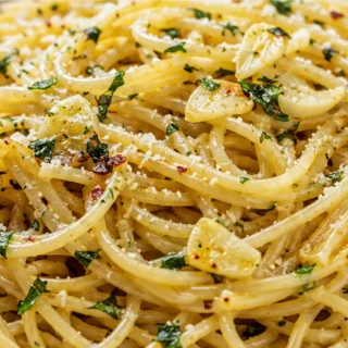 Garlic Lover's Aglio e Olio Pasta - spaghetti aglio olio - Spaghetti Aglio Olio: Master this classic Italian pasta in under 20 minutes. Simple garlic, olive oil