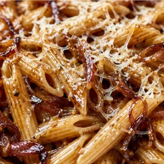 Dreamy Caramelized Shallot Pasta - Shallot pasta: Bake this rich and comforting pasta with caramelized shallots and Gruyere cheese. Simple to make, perfect for