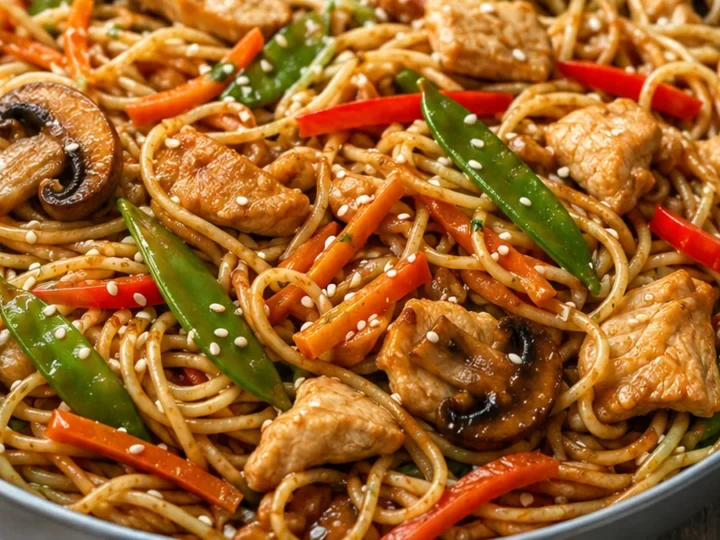 Chicken Stir Fry Noodles in 30 Mins!